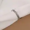 Diseño de estrella de múltiples capas, delicadamente incrustado, que ofrece un toque de lujo discreto y sofisticación.. Una colección versátil de anillos para mujer, con estilos minimalistas y únicos que irradian un encanto refinado y elegante.