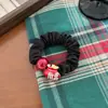 Scrunchie Negro Estilo Año del Caballo para Mujer con Perlas Rojas y Adorno Dorado de Cabeza de Caballo, Estilo Chino para el Año Nuevo
