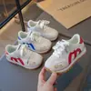 Zapatillas de malla transpirables para niñas con suela blanda antideslizantes de otoño para niños, zapatos casuales para niños, zapatos Forrest Gump, zapatos de bebé con dibujos animados