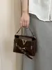 Bolsa de Mano de Estilo Lujo Ligero Nuevo Verano 2026 Bolso Cruzado de Moda Bolso Versátil con Acabado de Alta Gama Bolso Simple al por Mayor para Mujer