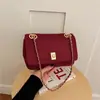 Bolso pequeño de cadena de gamuza estilo Chanel con patrón de rombos para mujer, nuevo, de alta gama, versátil, de un solo hombro, bandolera, bolso pequeño cuadrado para debajo del brazo