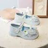 Sapatos de Couro para Meninas Sapatos de Princesa de Cristal Infantis Outono 2025 Novos Sapatos Casuais Strass Solado Macio Sapatos de Performance para Meninas
