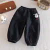 Novas Calças de Inverno para Crianças 2026 Estilosas Desenho Animado Forradas com Fleece Espessas Quentes Calças Longas de Bebê Calças de Moletom Infantis Esportivas