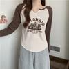 Camiseta de Manga Longa Feminina Outono Nova Gola V Estampada Spice Girl Slim Fit Bainha em U Contraste Camisa Básica Top de Menina