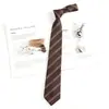 Corbata Marrón Camisa Oscura para Estudiantes Varones, Estilo Universitario, Rayas Color Café Retro Corbata de Lazo JK Decorativa Sin Corbata, Accesorio para Mujer