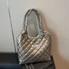 Novas Bolsas Versáteis para Mulheres Outono e Inverno 2025, Nicho de Luxo, Bolsas Femininas Estilo Ocidental, Bolsas de Mão para o Dia a Dia, Bolsas de Alto Valor