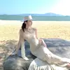 Vestido de alça estilo francês, etéreo e delicado com acabamento em renda, perfeito para férias na praia, aniversário ou um encontro casual