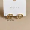 Pendientes de Tachuela con Letra Estilo Francés para Mujer Retro Únicos con Sensación de Alta Gama 2026 Nuevo Estilo Popular Pendientes Dorados Ligeros Joyería para Orejas de Lujo