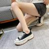 Tênis de Lona com Bico Redondo de Designer de Nicho Verão 2025 Novos Sapatos Brancos Respiráveis de Sola Grossa Casuais Versáteis Sapatos Esportivos