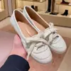 Bailarinas Redondas Perforadas para Mujer Diseño de Corte Bajo Suela Suave Estilo Coreano Femenino Combinar con Faldas Largas Casual
