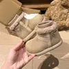Botas de Neve de Inverno para Bebê, Novas Botas de Algodão Quente Espessadas Estilo Chinês, Versáteis e Estilosas para Crianças, Forradas com Fleece, Antiderrapantes, Sapatos de Algodão Ultra Macios