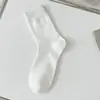 Meias Sociais de Algodão Puro, Meias Esportivas para Homens, Estilo Primavera e Outono, Meias de Algodão de Cano Médio, Absorventes de Suor, Resistentes a Odores, Meias de Primavera e Verão Que Não Causam Odor nos Pés, Meias Listradas Verticais