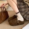 Aumento Interno de Altura de 5cm Sapatos Birkenstock Retrô para Mulheres Primavera e Verão 2025 Chinelos de Meio Dedo Retrô de Sola Grossa para Uso Externo
