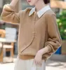 Tricô Khaki Falso Duas Peças com Gola para Mulheres 2025 Outono e Inverno Novo Estilo Nova Roupa Chinoiserie Tricô de Lã de Alta Qualidade