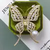 Broche de Pérola Natural de Água Doce com Borboleta de Zircônia Pérola, Clássico Moderno Pérola Fornecimento Direto