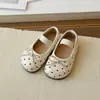 Sapatos de Couro para Meninas 2026 Nova Moda Tendência Sapatos Infantis Boca Rasa Sapatos Únicos Sapatos de Princesa Bolinhas Sapatos Mary Jane