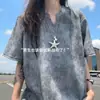 Camiseta de verão unissex com gola V texturizada de seda gelo, manga curta, tie-dye, absorvente de suor, secagem rápida, refrescante, peso pesado, solta, manga meia-manga para esportes