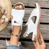 2026 Nuevas Sandalias de Cuña de Punta Abierta de Tamaño Grande para Mujer, Zapatos Casuales Versátiles de Moda con Corte Hueco, Cómodos y Ligeros, Comercio Transfronterizo