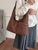 Bolsa de Mão Vintage de Grande Capacidade para Uso Diário e Viagens Transfronteiriças 2026 para Mulheres, Bolsa Tote Simples com Rebites para Ombro
