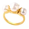 Anel de Pérola Fashionable de Luxo Banhado a Ouro 18K de Alta Qualidade com Forte Brilho Fábrica de Madrepérola Joias com Contas de Ouro Apresentando Três Pérolas