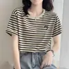 Camiseta de Algodão Puro com Listras, Gola Redonda, Manga Curta, Novo Estilo Verão 2026 para Mulheres, Top Moderno Versátil Tendência, Camiseta Básica