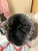 Bolso Cruzado de Hombro Único Plisado Rojo Estilo Coreano Cuadros Artísticos Alto Valor Estudiante Universitario Versátil para el Trabajo Bolso Dumpling