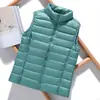 Colete Leve de Penas Feminino Curto Gola Alta Slim Outono e Inverno Novo Colete de Penas Colete Tamanho Grande Roupa Exterior para Mulheres