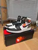 Air AJ1 Jordan 1 Entrenamiento Alemán High-Top Clásico Blanco y Negro Panda Gris Sombra Zapatos Deportivos Casuales para Hombres y Mujeres Baloncesto