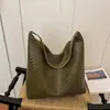 Bolsa tote tecida retrô, de alta qualidade, grande capacidade, couro macio e elegante, adequada para o trajeto diário, bolsa de ombro versátil e pode ser carregada sob o braço