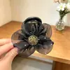 Grande Presilha de Cabelo de Renda de Verão com Laço Multicamadas Acessório de Cabelo para Mulheres, Presilha de Tubarão com Pena na Parte de Trás da Cabeça Ornamento de Cabelo