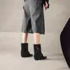 Botines de pierna de pantalón plisada de punta cuadrada para mujer, otoño e invierno, hebilla doble, suela plana, estilo holgado, cuero suave, moldeadores de pierna, versátiles, botas de mujer estilo western