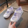 Sandálias Infantis para Meninas 2026 Verão Novo Respiráveis Sapatos de Tela Única para Meninas, Sapatos de Tela Finos, Sandálias Esportivas de Solado Macio
