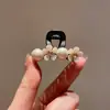 Presilha de Cabelo Exquisita e Compacta de Flor de Pérola para Mulheres, Novo Modelo 2026, Sensação de Alto Padrão, Grampo Pequeno para Cabelo Fino, Presilha de Franja