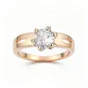 Conjunto de anillos de moda, anillos de pareja huecos con incrustaciones de circonita de lujo ligero europeo y americano, anillos de boda