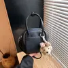 Bolso pequeño cuadrado de estilo coreano súper popular para uso diario, modelo nuevo 2026, bolso de hombro y bandolera versátil, casual, de moda para mujer