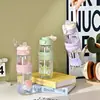 Copos de Palha Populares Cuidadosamente Selecionados em Cores Macaron, Garrafas de Água Esportivas para Meninas, Garrafas de Água de Alta Aparência, Garrafas de Água de Plástico de Uso Duplo