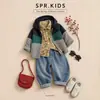 Conjunto de Três Peças com Capuz Color Block para Meninos para Primavera e Outono: Conjunto Casual com Jaqueta Listrada, Camisa Estampada e Jeans para Crianças Pequenas