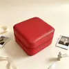 Popular en Europa y América, joyero compacto y portátil, caja de almacenamiento de accesorios de cuero, bolsa de almacenamiento antioxidante para pendientes, colgantes y anillos