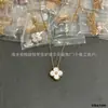 Collar de Trébol de Cuatro Hojas Versión Alta V Oro para Mujer Chapado en Oro de 18K es una Pulsera Cadena Clavicular Ágata Calcedonia Rojo Rosa Ojo de Tigre
