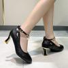 2025 Nuevo Estilo Otoño Punta Afilada Correa de Hebilla de Una Línea Boca Baja Tacón Grueso Ropa Exterior Versátil Elegante Zapatos de Tacón Alto para Ir al Trabajo