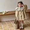 Gabardina para Niña 2026 Nueva Colección Primavera y Otoño Estilo Británico Elegante Longitud Media Ropa de Abrigo para Bebé Niña Primavera y Otoño