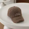 Gorra de béisbol para niños de 3 a 8 años, nuevo estilo otoño e invierno, gorra cálida de felpa para niños, gorra versátil con letras transfronteriza para niñas