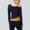 Ropa exterior de manga larga para mujer para yoga con almohadillas en el pecho, tops deportivos de dos piezas falsas en contraste color piel, off-shoulder, Ropa de fitness para Pilates para mujer