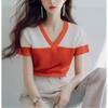 Camiseta de Punto Naranja para Mujer 2025 Nuevo Color de Verano Bloques de Color Cuello en V Manga Corta Tejido con Top Dulce y Picante