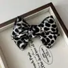 Grampo de Cabelo de Alta Qualidade com Laço Estampa de Leopardo e Cabeça de Bola, Grampo de Tubarão Feminino Fixo para Rabo de Cavalo Alto 2025 Novo