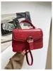 Bolso pequeño de mano de alta gama transfronterizo para mujer, nuevo diseño de moda, pequeño bolso cuadrado de lujo ligero, versátil para ir al trabajo, de un solo hombro, cruzado, moderno