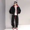 Conjunto de moletom com capuz e blocos de cor estilo americano, peso pesado, para homens, apresentando um cardigã moderno com zíper duplo e calças compridas casuais, perfeito para o outono