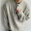 Suéter Americano Retrô Estilo Old Money com Gola Henley Masculino, Tricô de Inverno com Etiqueta de Couro nas Costas, Casual e Sofisticado