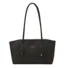 Bolsa de Hombro Tote de Mano de Gran Capacidad Estilo Retro para Viajes Diarios 2026 Color Sólido Nueva Moda Personalidad Simple para Mujeres