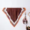Novo Lenço de Seda Estiloso de Marca, Estampa Simples de Correntes, Quatro Estações, Lenço Quadrado de Seda Falsa 70cm, Lenço Versátil da Moda para Mulheres Profissionais